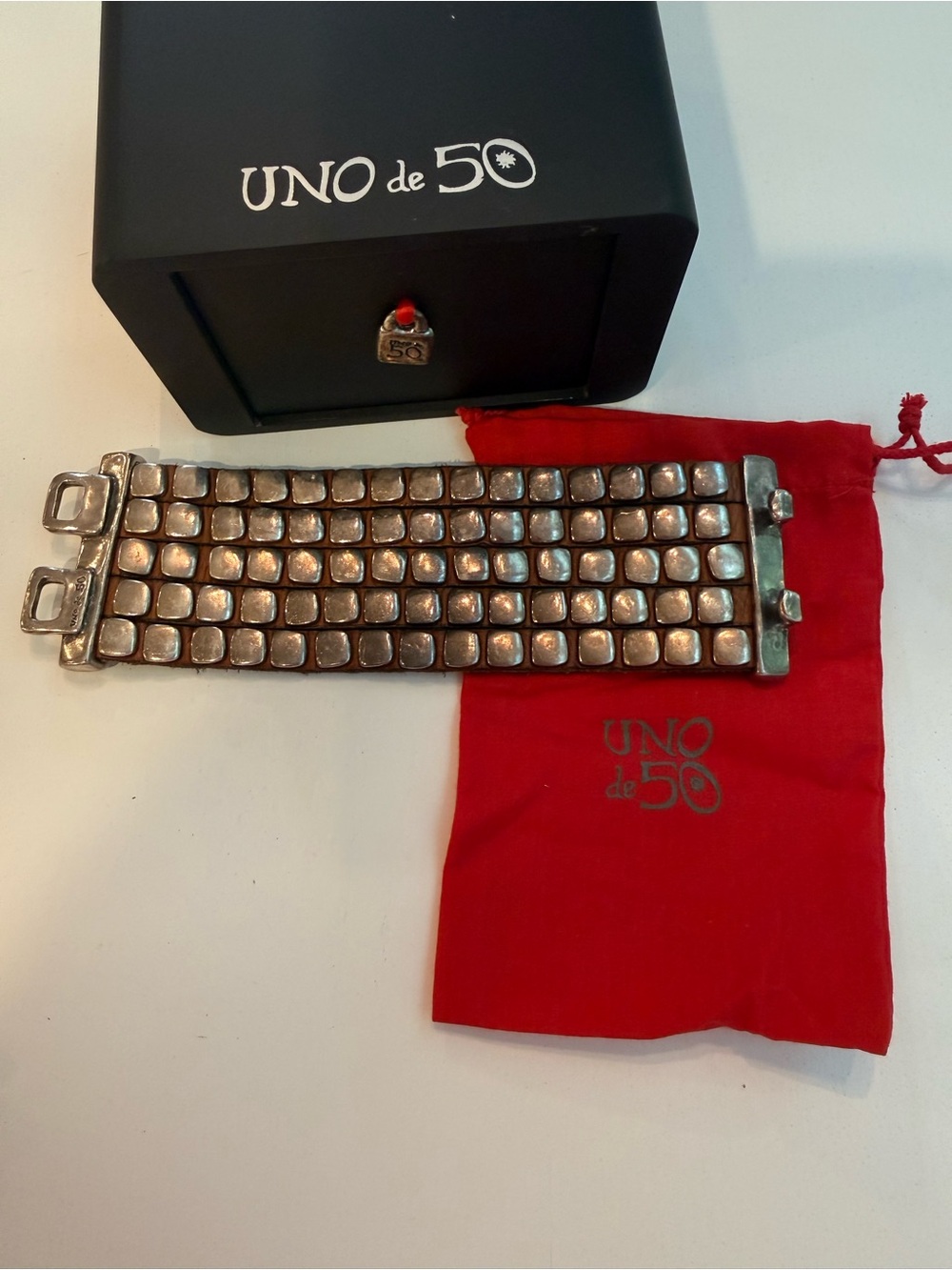 UNO de 50 Aged Silver Chunky Square-Link Bracelet with Box